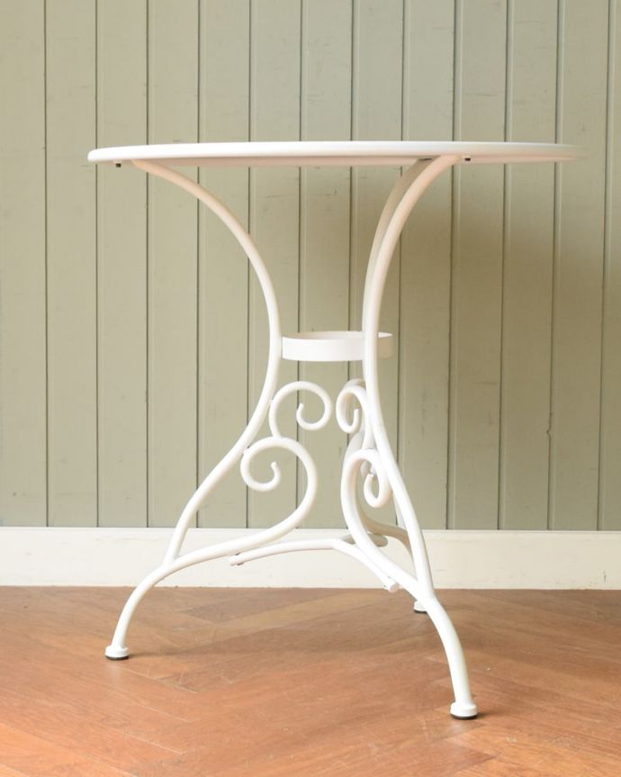 フランスのアンティーク調家具、コントワール・ドゥ・ファミーユの