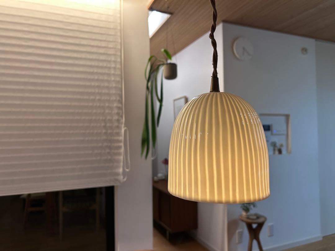 イギリス　アンティーク　ペンダントライト　ホワイト　艶あり アンティーク ペンダントライト フレンチ Fley｜デザイン照明のCROIX